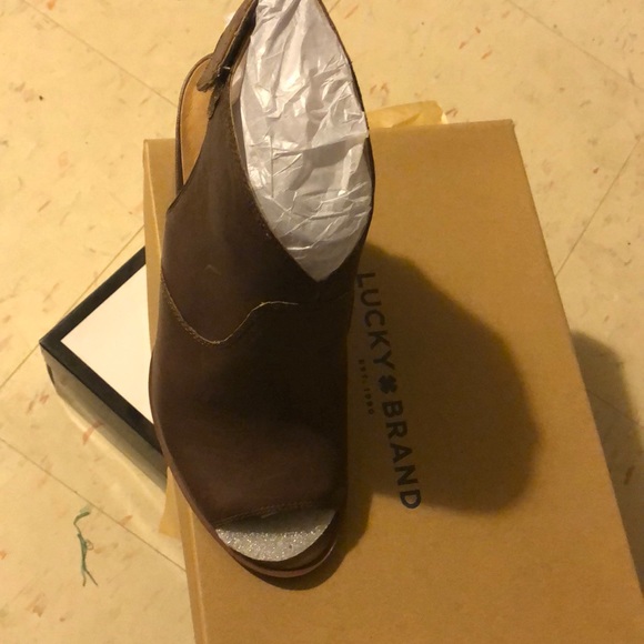 Shoes - Picture 2 of 3